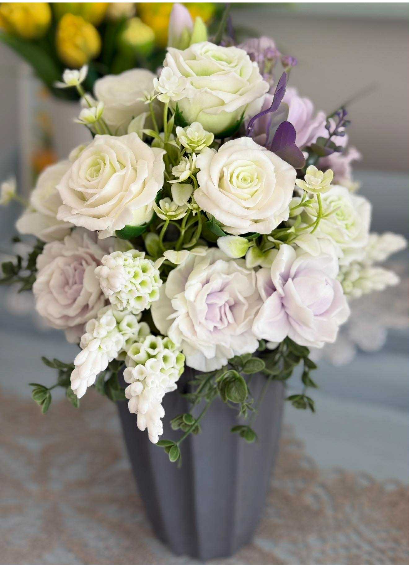 Bukiet kwiatów z bazy mydlanej w doniczce