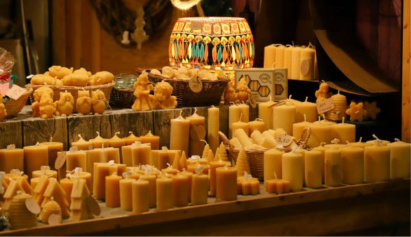 Gdzie sprzedawać swoje rękodzieło? Najlepsze miejsca dla twórców [LISTA 2025]