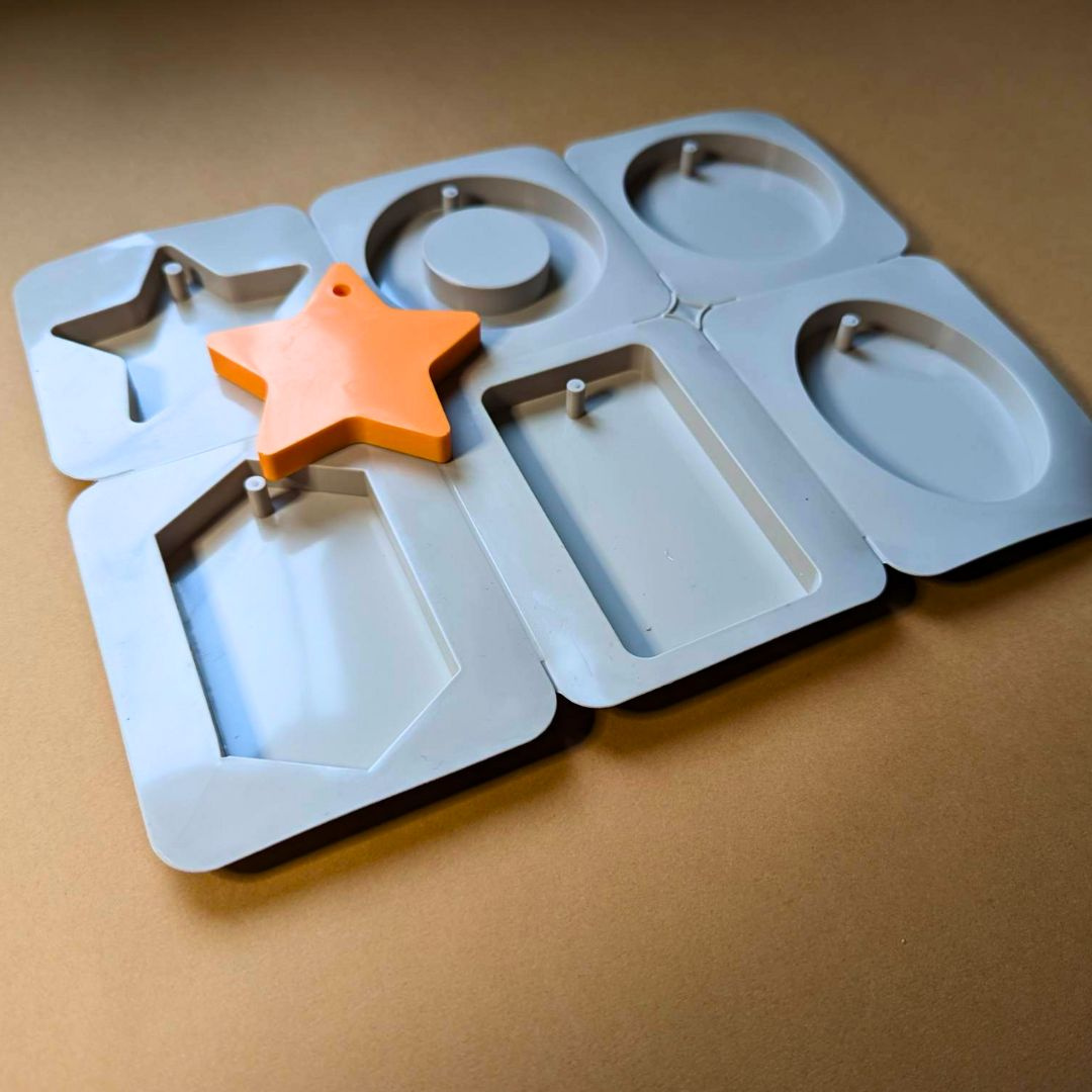 Silikonowa forma do tabliczek woskowych zawieszek TABLICZKA 6 szt. GH-FS98