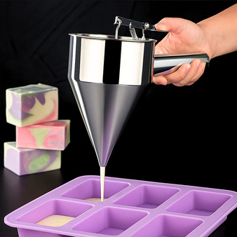 Lejek z uchwytem ze stali nierdzewnej do wosku sojowego bazy mydlanej projektów DIY 1200ml