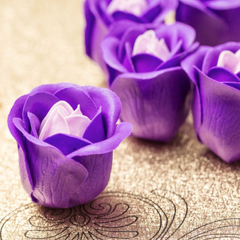 Biała baza mydlana 60/40 twarda 1 kg NIE POTLIWA, do kwiatów bukietów mydlanych