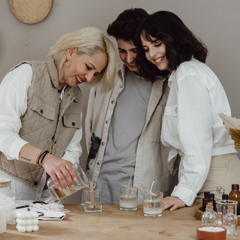 Wosk sojowy ekologiczny do produkcji świec zalewanych POLSKI Original ABI 157 – 1 kg 