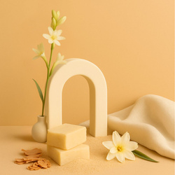 Olejek zapachowy TUBEROZA I KASZMIR do świec i mydła 