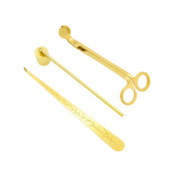 Zestaw złotych akcesoriów do pielęgnacji świec – nożyczki do knotów, gasidełko, trymer